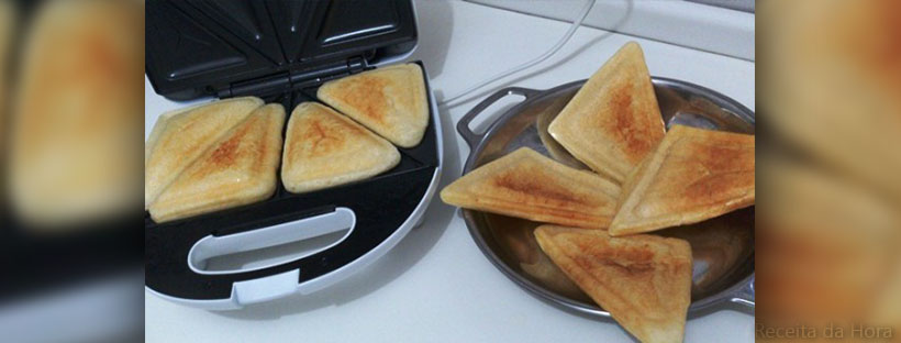 Pão de queijo de sanduicheira