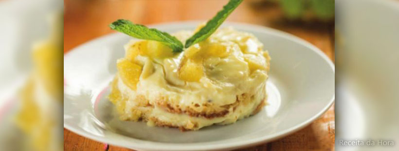 Pavê de panetone com coco e abacaxi