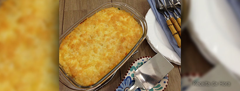 Torta de purê de batata com carne desfiada de Natal